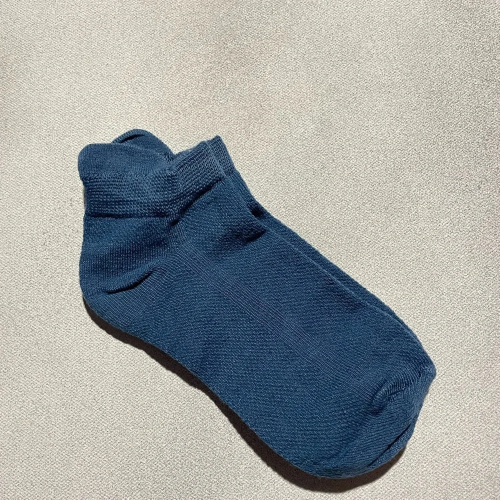 NEW Men's Assorted Ankle Socks - 2 Black, 1 White, 1 Blue, 1 Brown (One Size)